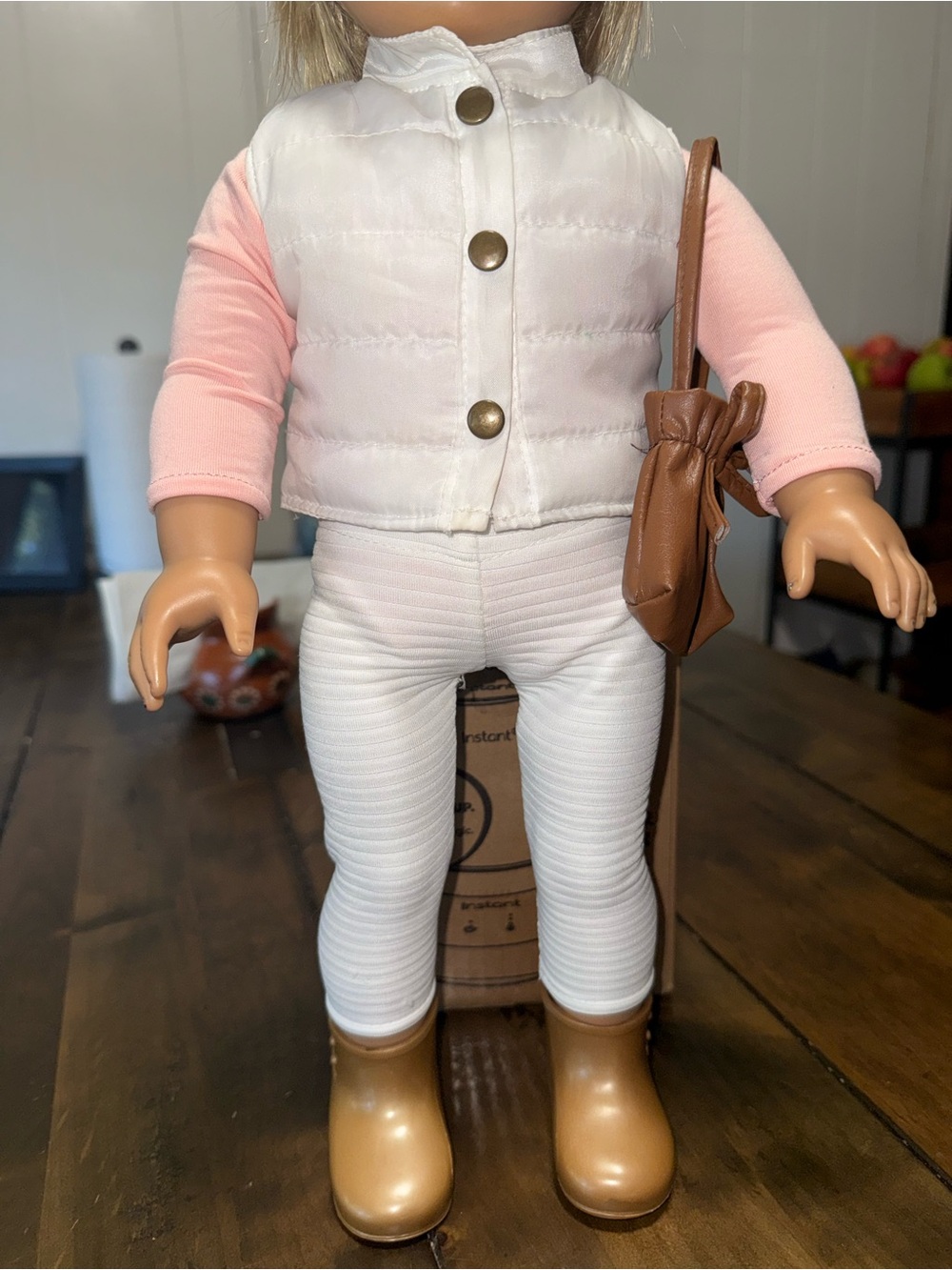 18" American Girl Doll Custom Blonde Short Hair with Bonus Winter Outfit & Purse - Picture 5 of 11